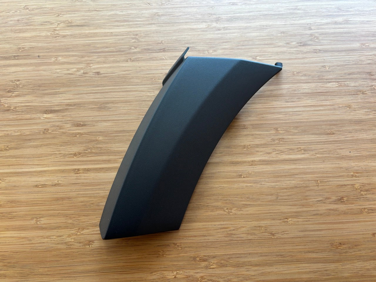 Front Fender Belt-Line Trim Sprinter 907 — Left