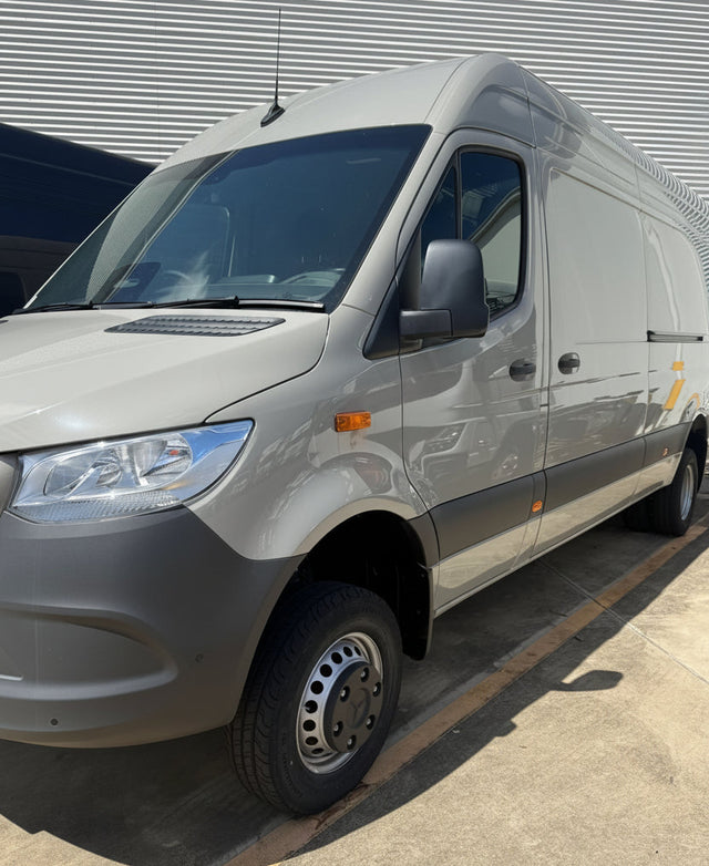2025 Mercedes-Benz Sprinter 519 LWB AWD Van – Stone Grey