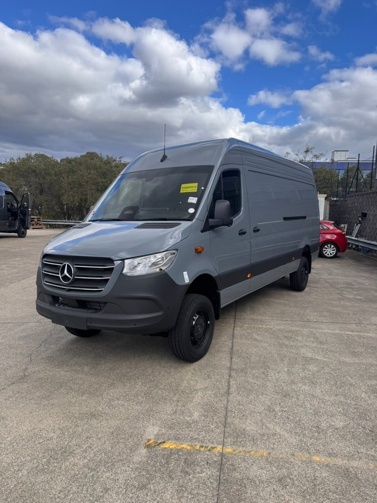 2025 Mercedes-Benz Sprinter 419 LWB AWD Van – Selenite Grey
