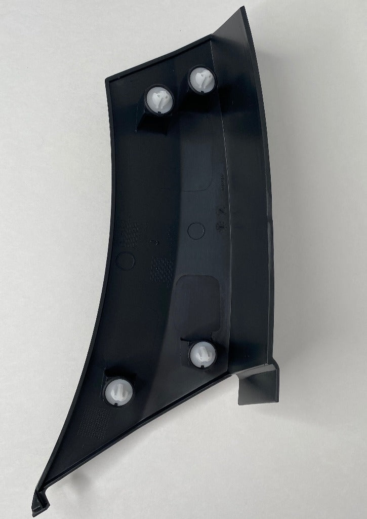 Front Fender Belt-Line Trim Sprinter 907 — Left