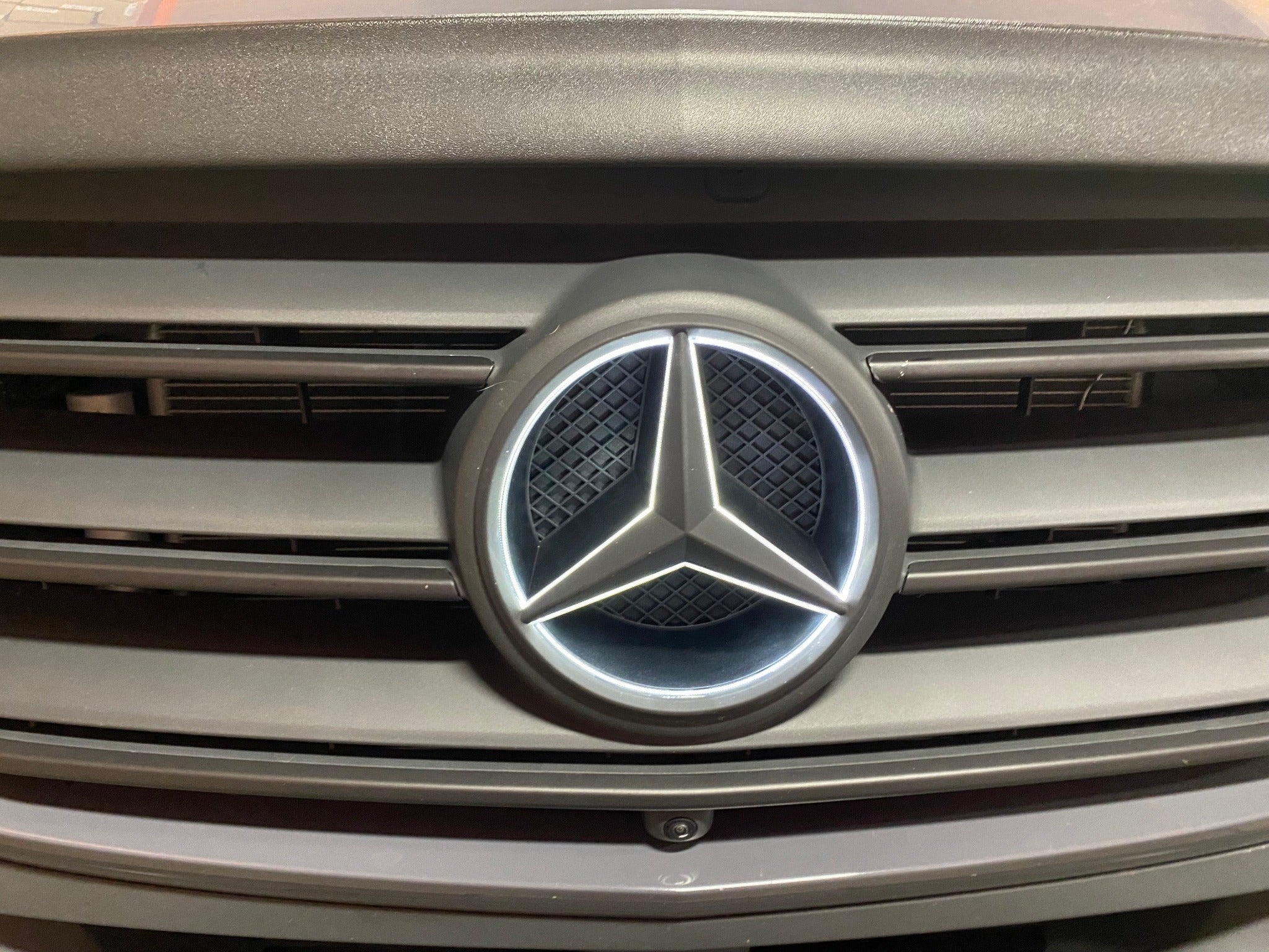 Sprinter 907 Front Emblem for Chrome Grill – Non-LED Replacement Star