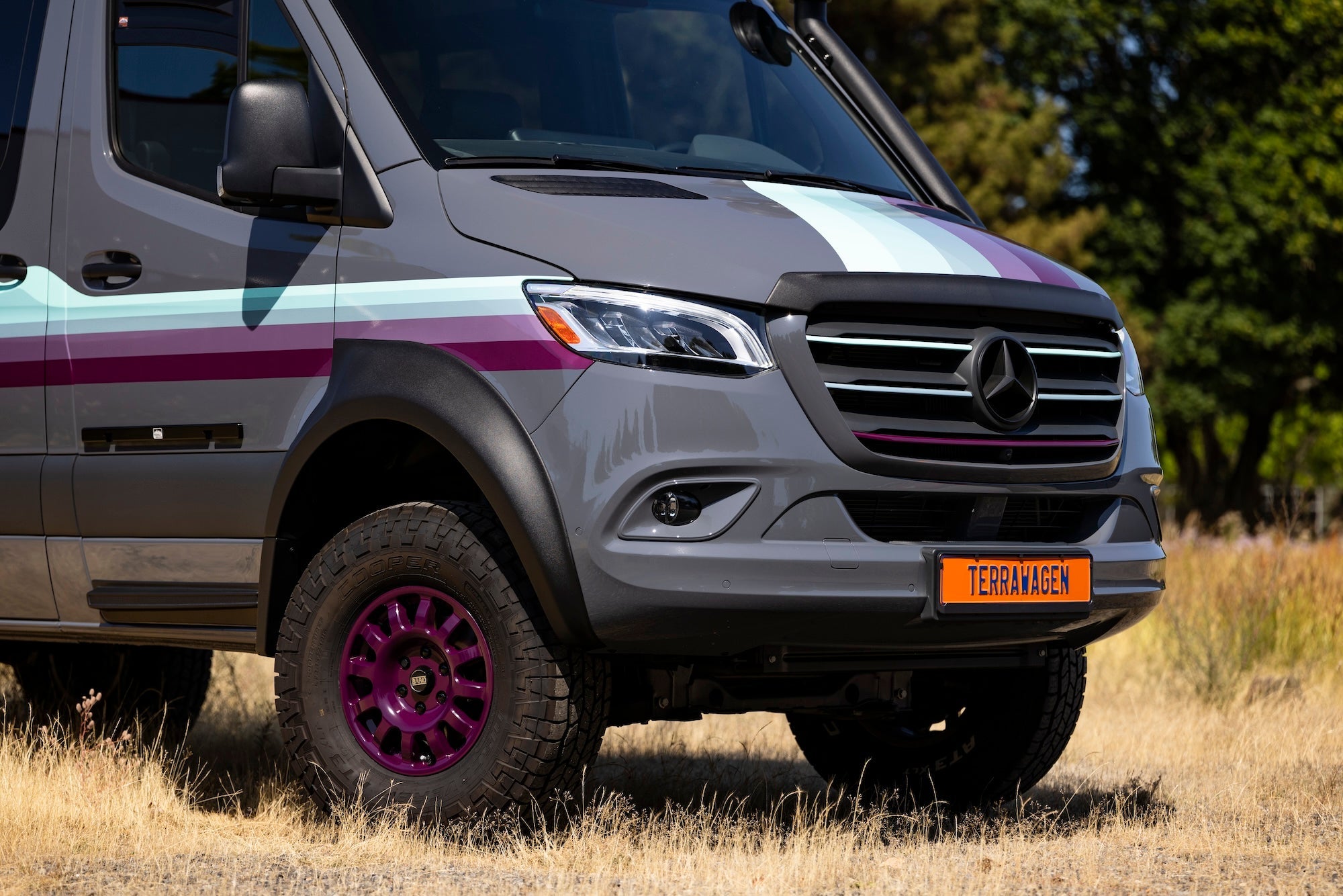 Aero Hood Spoiler for Sprinter 907 2019+ – Paint Protection and Debris Deflection