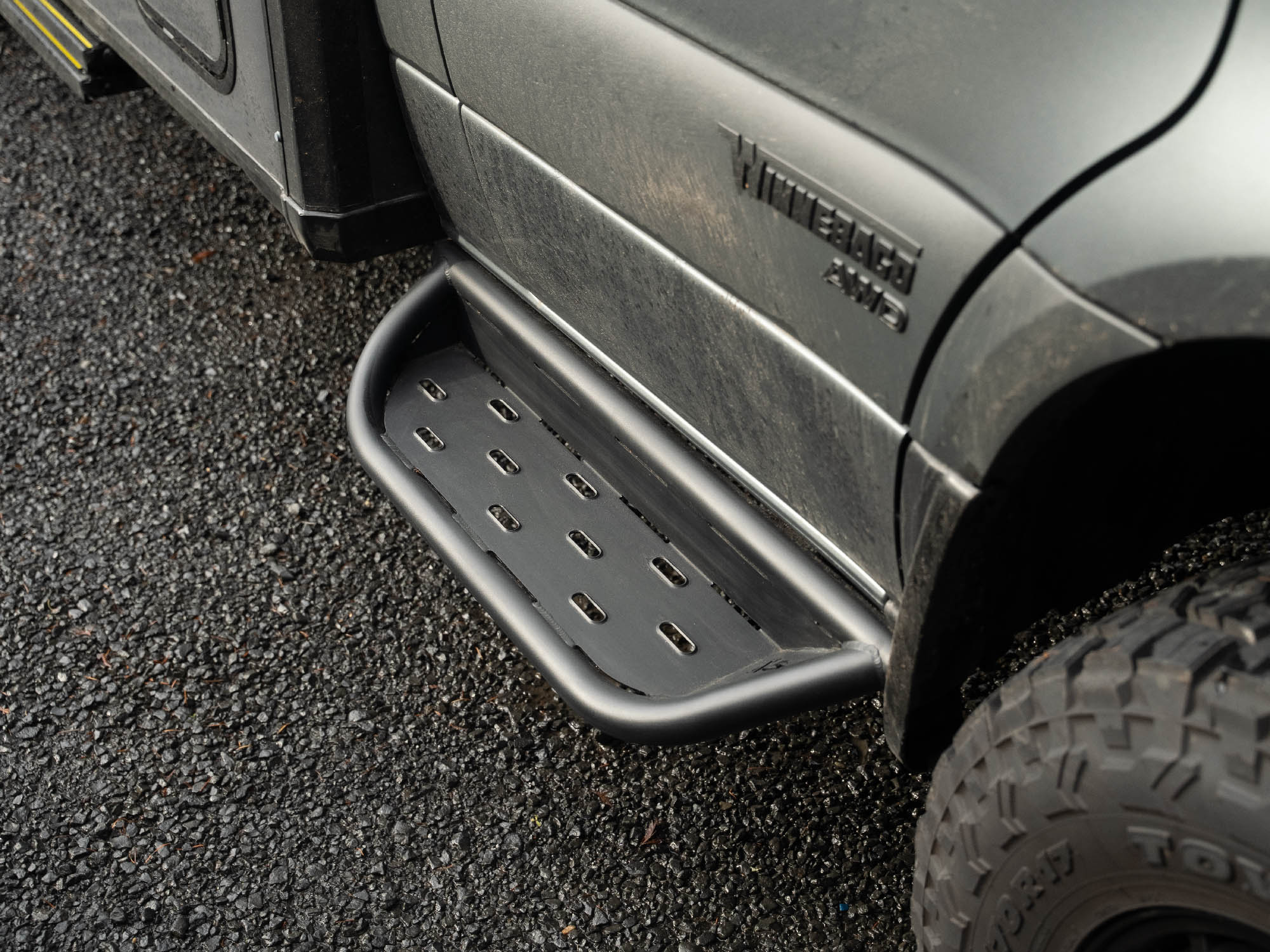 Sprinter front door step, passenger side detail