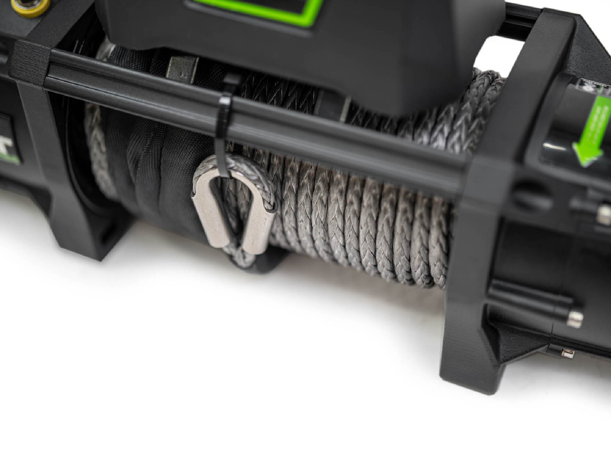 DV8 Xtract 5443kg Winch with Synthetic Rope