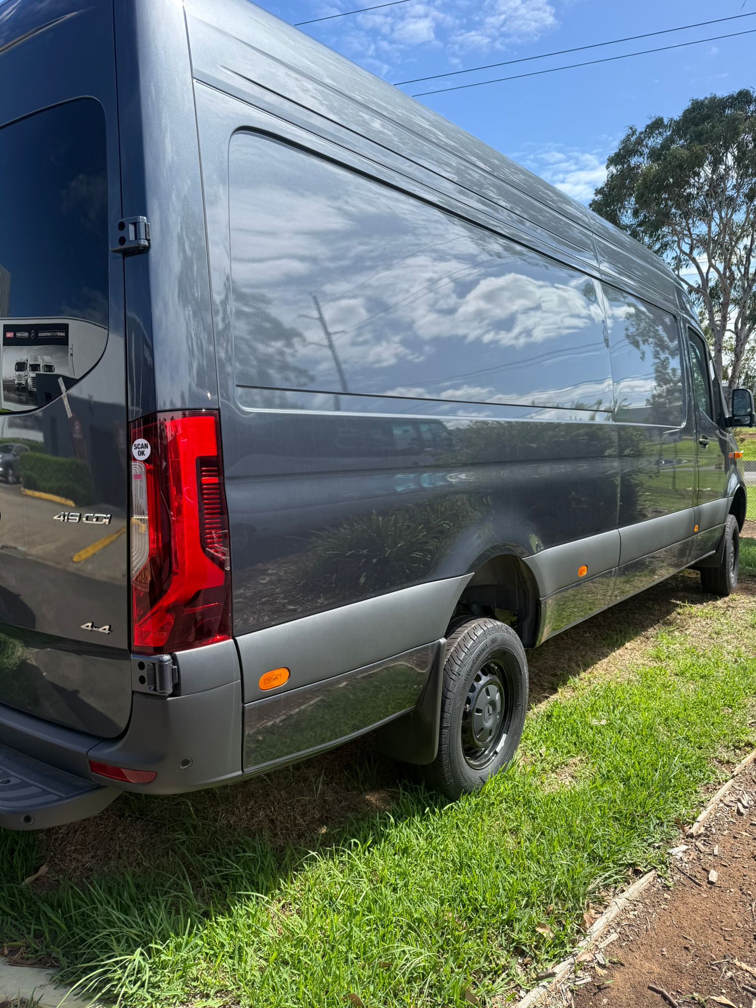 2025 Mercedes-Benz Sprinter 519 LWB AWD Van – Tenorite Grey