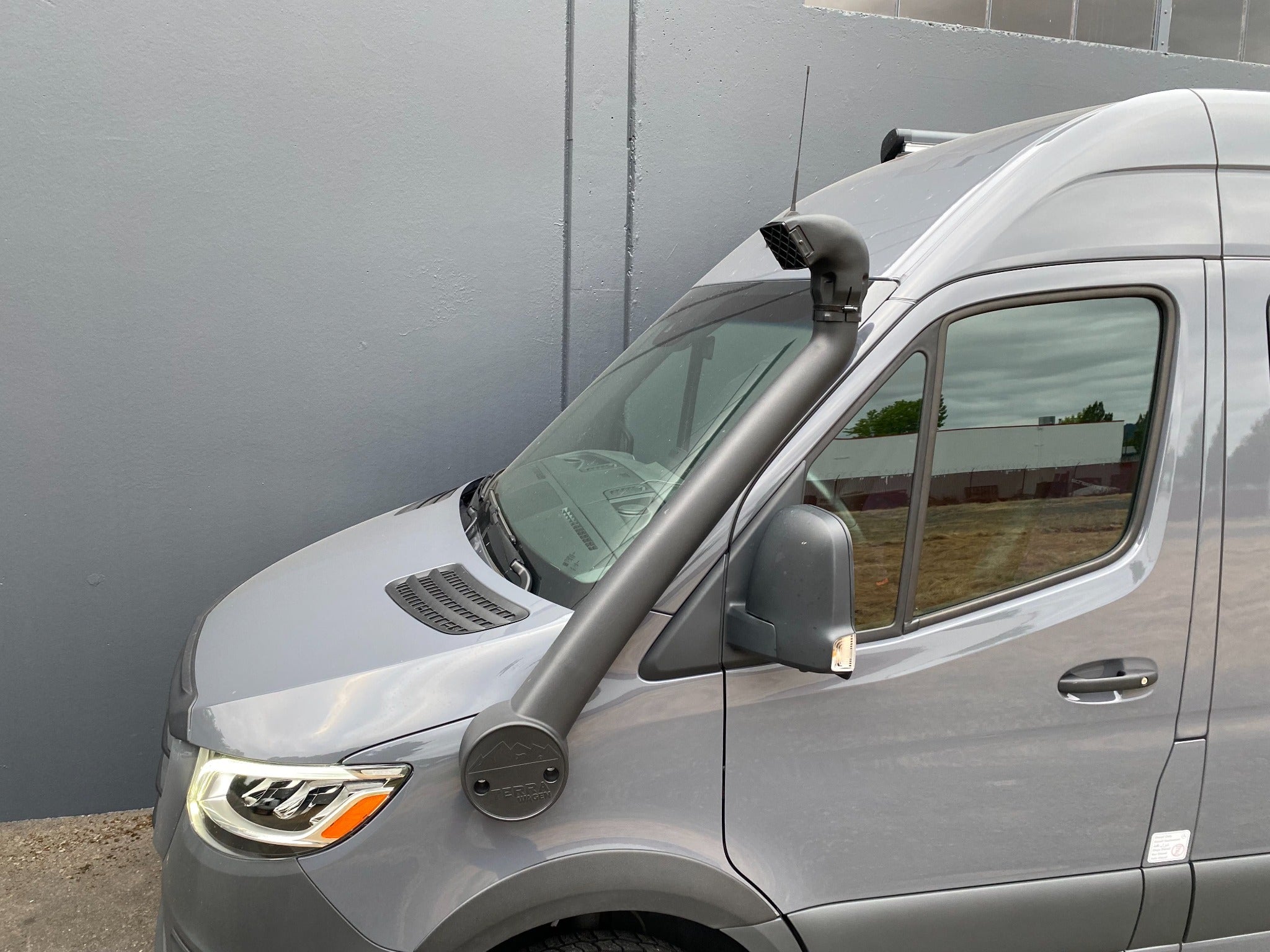 Sprinter 907 Snorkel – Compatible with V6 Diesel Engines Only